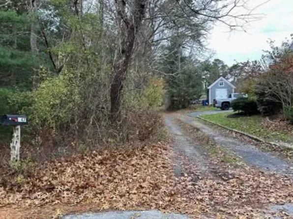 147 Great Neck Rd, Wareham, MA 02571