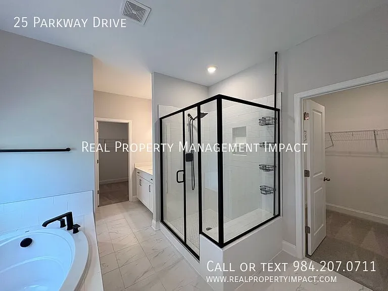 25 Parkway Dr — Photo 38