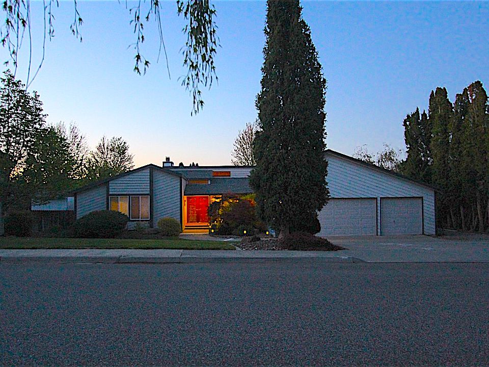 1st image of 214 Orchard Way