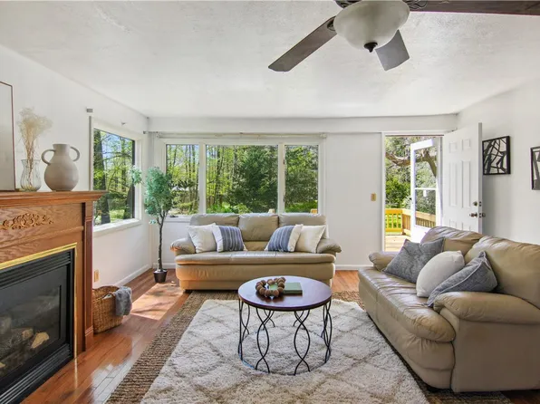 202 Tareyton Dr, Ithaca, NY 14850