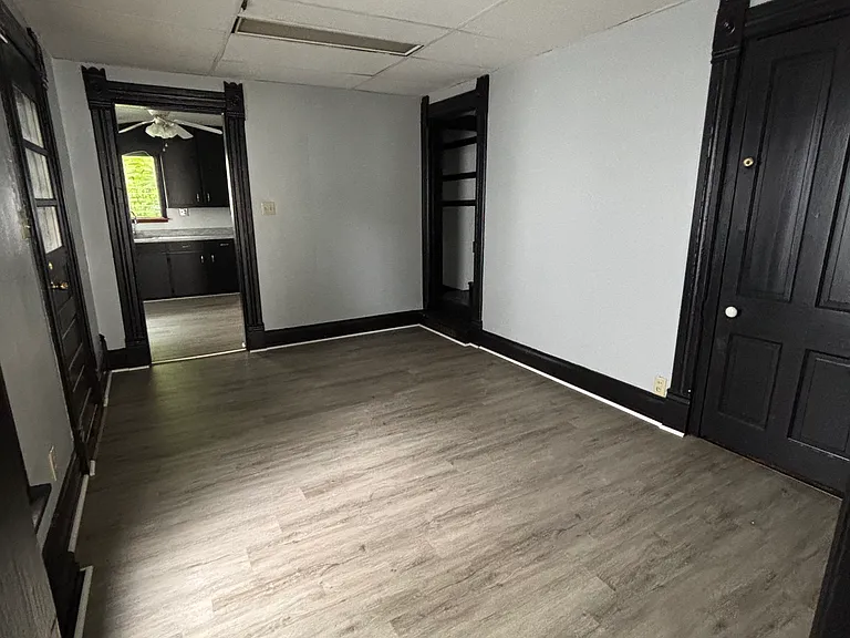 731 Young St — Photo 3