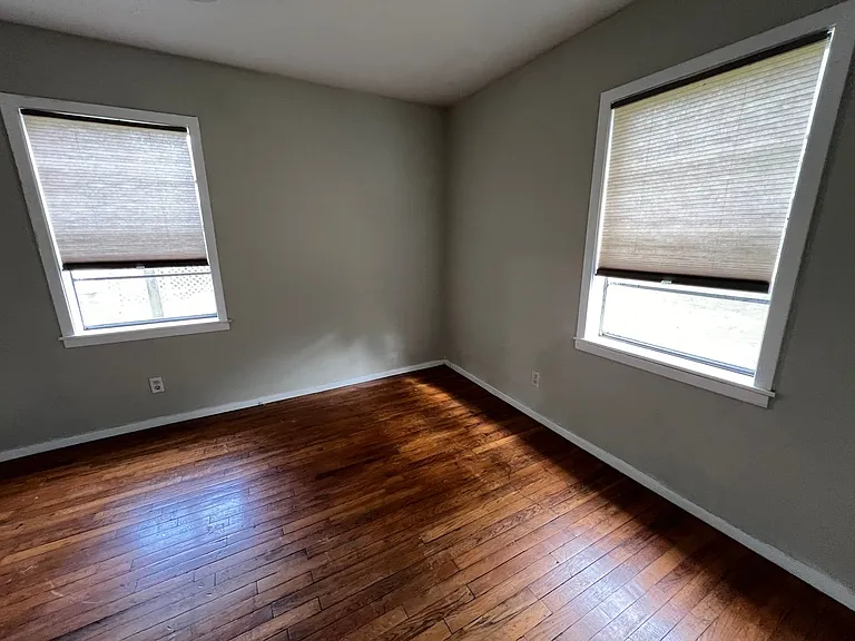 1026 Meyer St — Photo 7