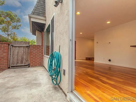 5th image of 2018 Pacific Beach Dr APT 3