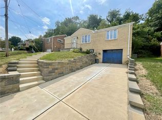 3236 Overlook Dr, McKeesport, PA
