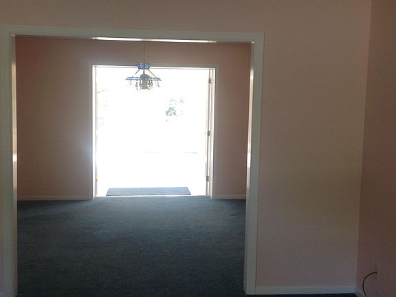 3rd image of 3270 Elmhurst Ct