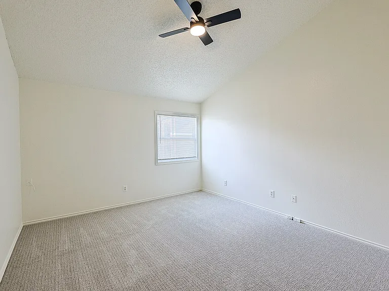 8308 Albany Ave — Photo 38
