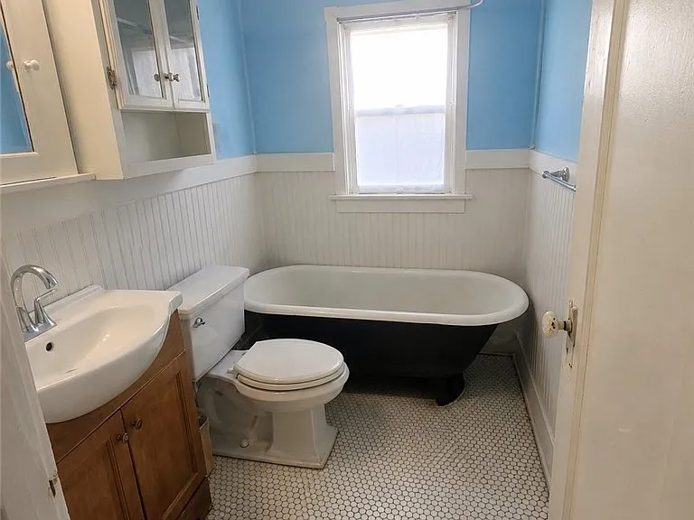 147 W Winspear Ave #N — Photo 6