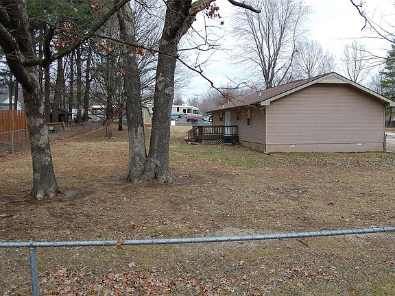 3rd image of 8101 Woodland Meadow Dr