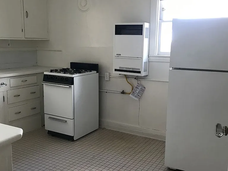 2411 Durant Ave — Photo 18