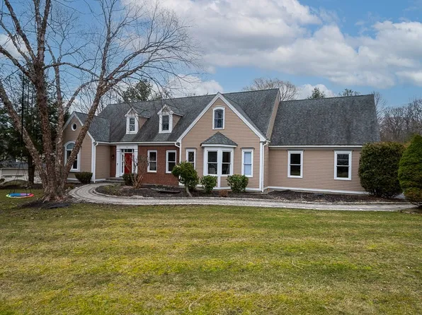 22 Wachusett View Dr, Westborough, MA 01581