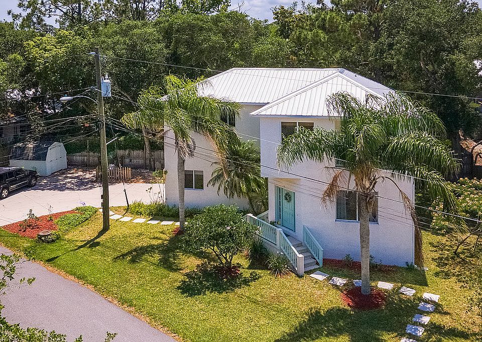 1st image of 10 Seminole Dr