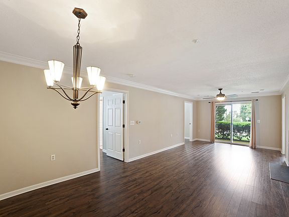 3rd image of 10018 Vanderbilt Cir APT 2