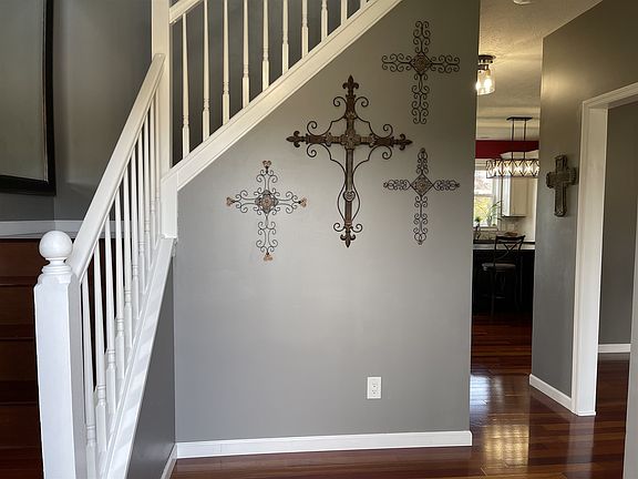 3rd image of 10218 Waterford Ct