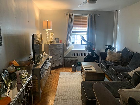 5th image of 1003 Garden St APT 1