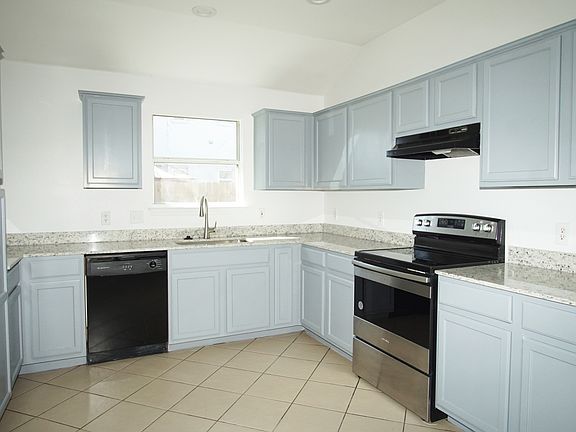 3rd image of 319 SE 13th St