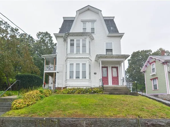200-202 Summer St, Woonsocket, RI 02895