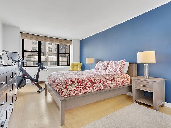 4th image of 201 E 17th St APT 17G