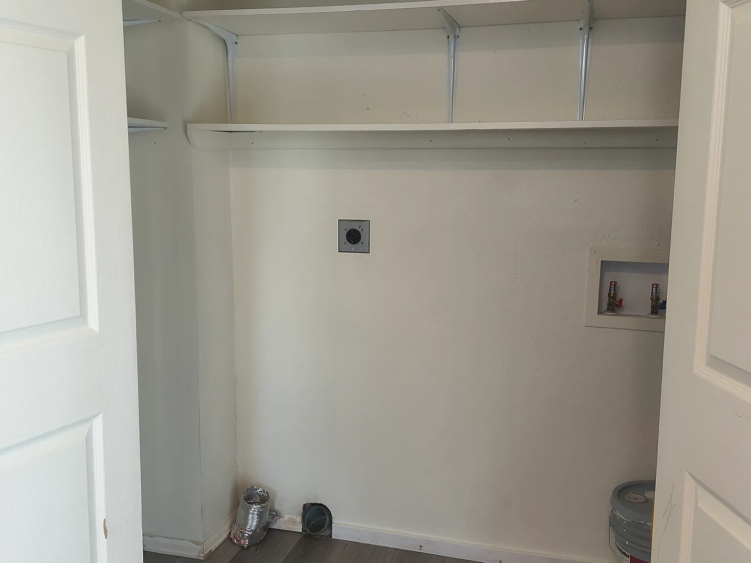 218 Lark St — Photo 2