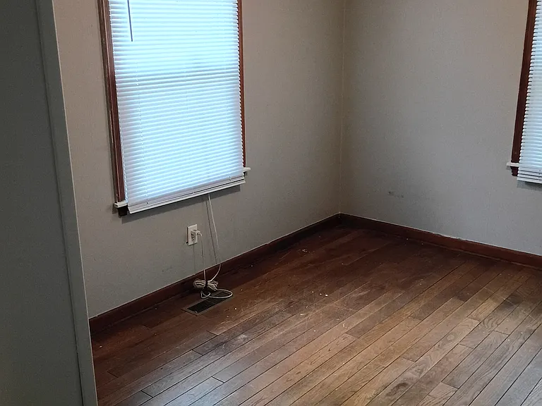 1402 N Main Ave — Photo 17