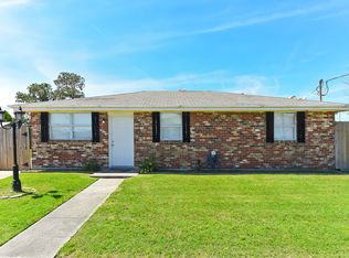 3216 Volpe Dr, Chalmette, LA 70043