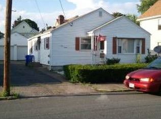 120 Saratoga Ave, Pawtucket, RI 02861