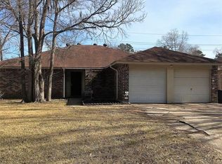 17202 Golf Club Dr, Crosby, TX 77532