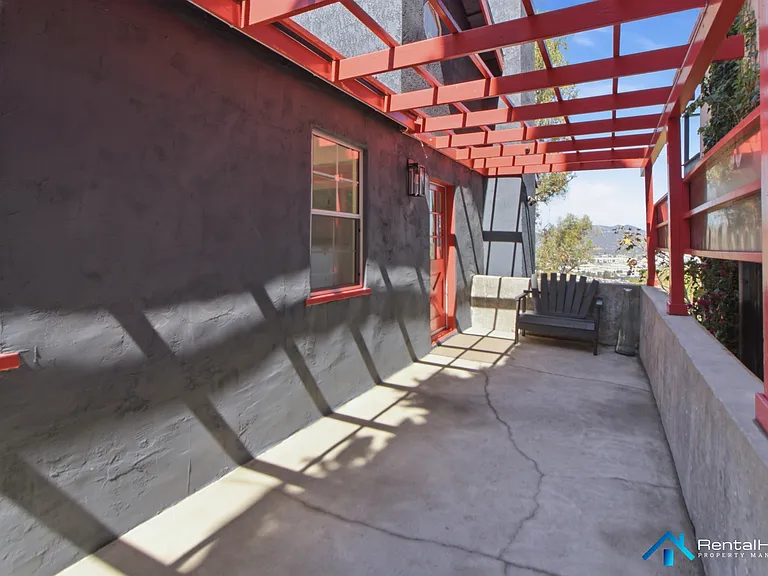 2433 Hines Dr — Photo 23