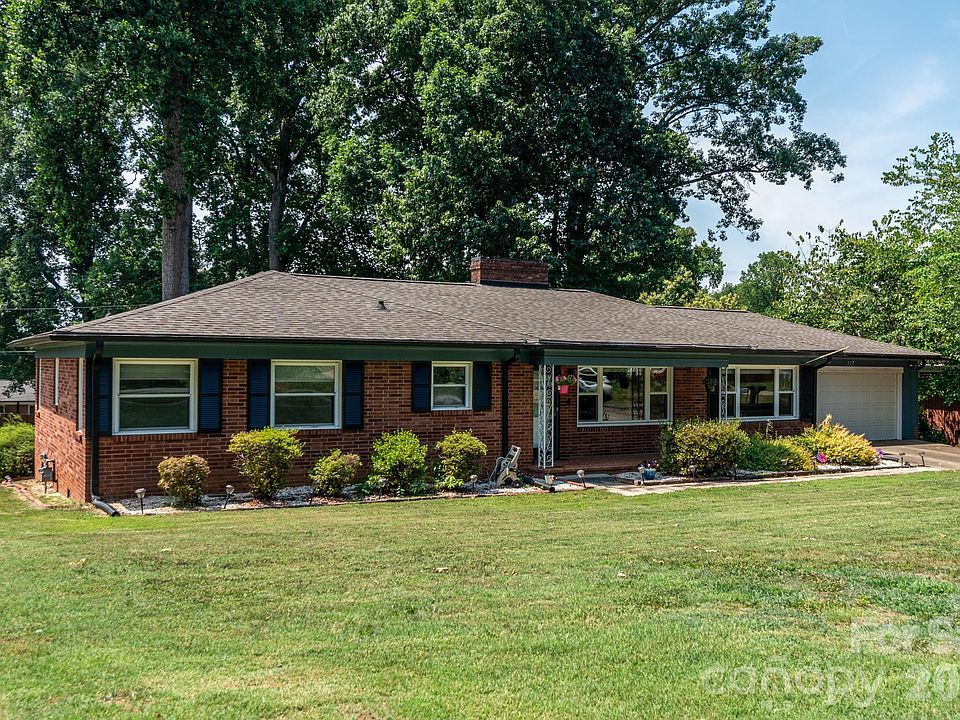 1st image of 117 Rockwood Ln