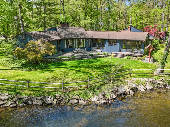 37 Slumber Corners, Weston, CT 06883