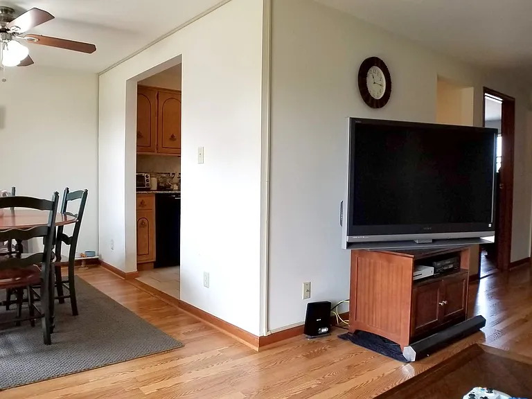 Embassy Square Apartments — Photo 62
