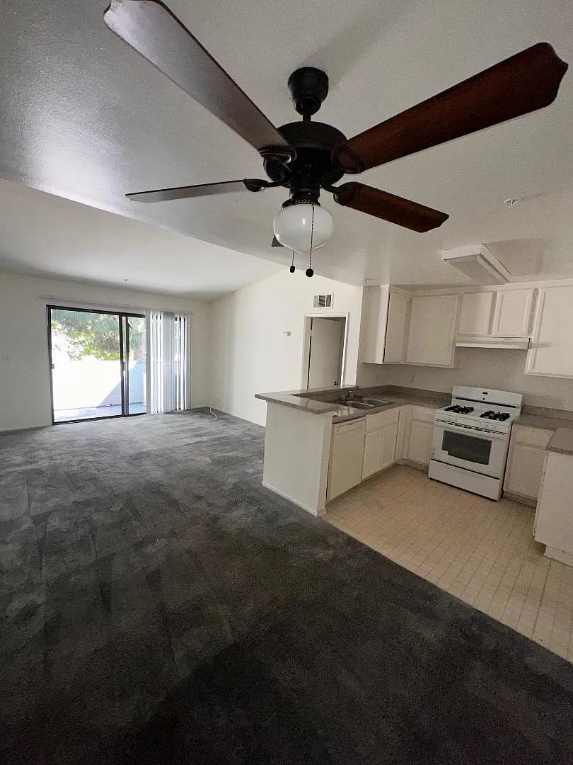 2 bed, 1000 sqft, $2,850 — Photo 1
