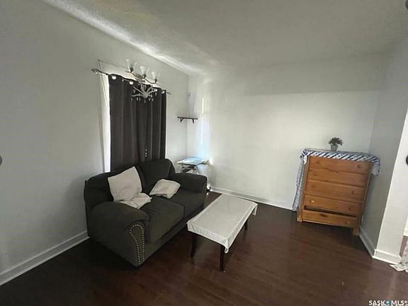 4th image of 1835 Broder St