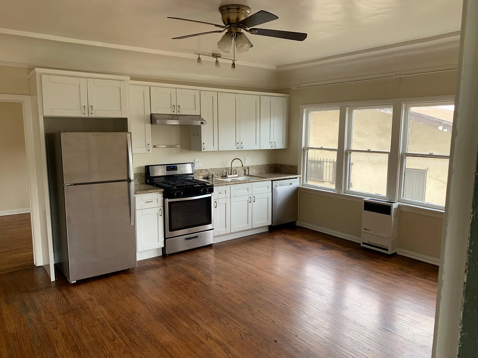 1 bed, 700 sqft, $2,150 — Photo 2