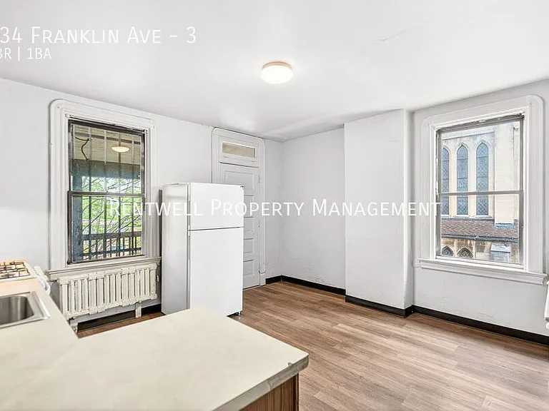 734 Franklin Ave #3 — Photo 22