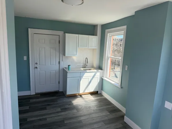 27 Spring St Unit 9, Middletown, CT 06457