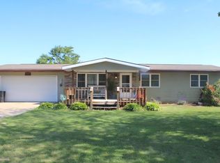 16338 E Red Maple Ln, Lewistown, IL 61542