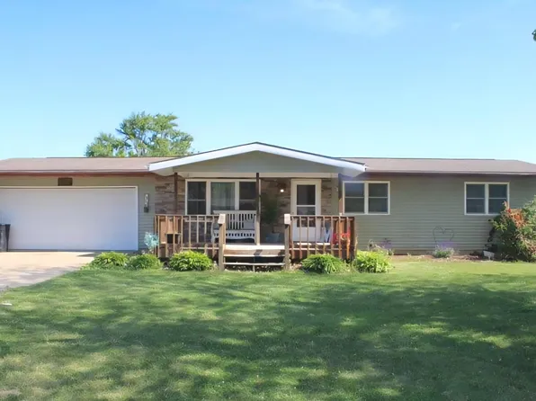 16338 E Red Maple Ln, Lewistown, IL 61542