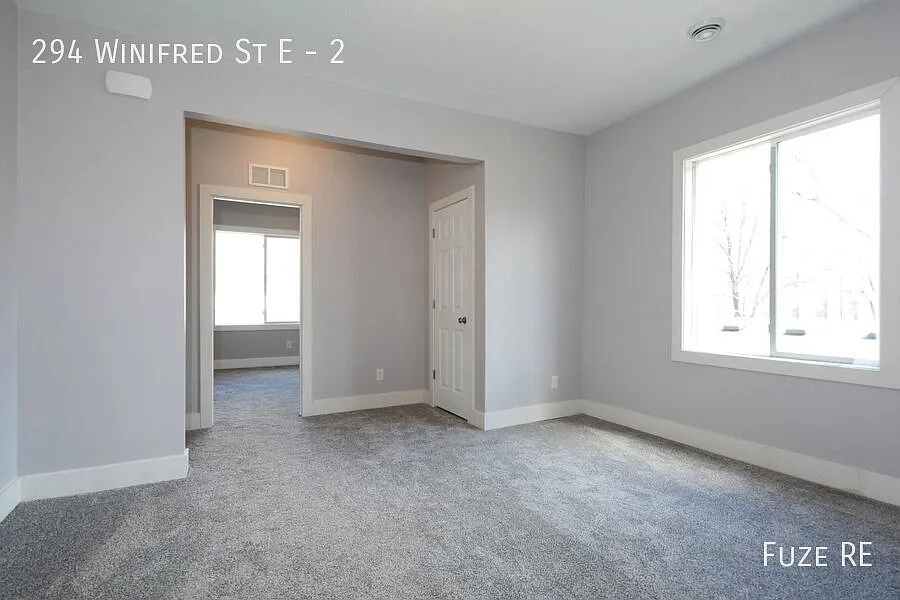 Building Photo - 294 Winifred St E #2