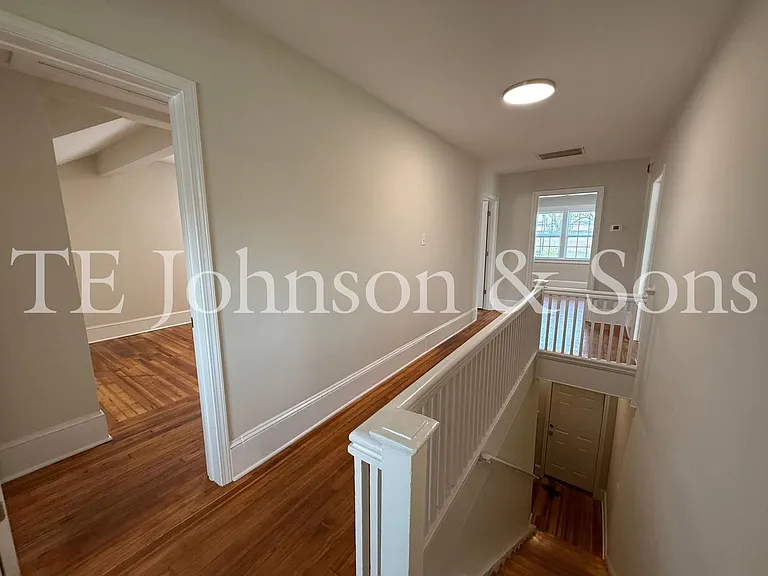 2106 S Main St #3 — Photo 8