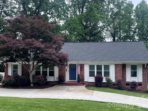 3741 Riverbend Rd, Charlotte, NC 28210