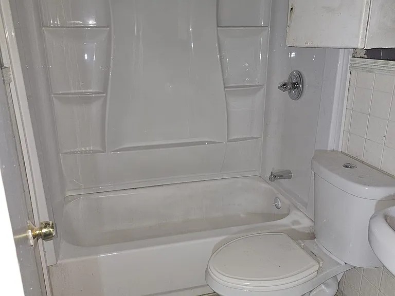 4805 Collins Ave — Photo 14