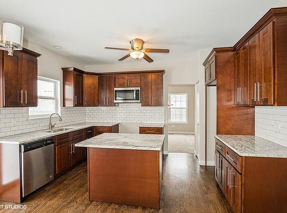 4th image of 17861 Fairoaks Dr