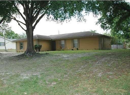 1st image of 5828 Crest Ln