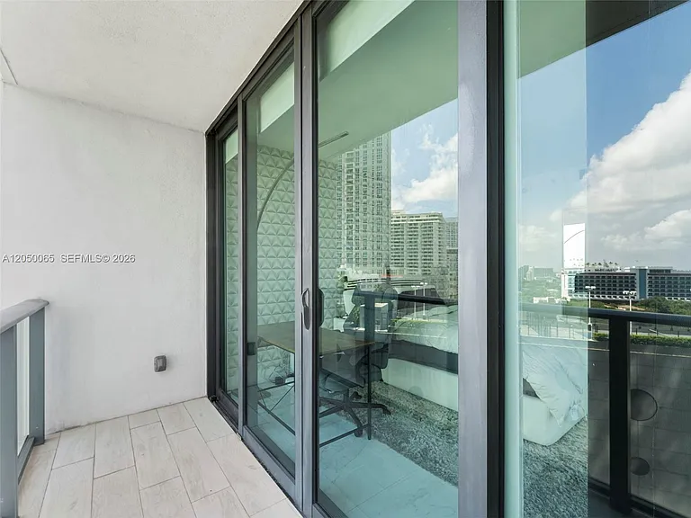 650 NE 32nd St #1201 — Photo 27