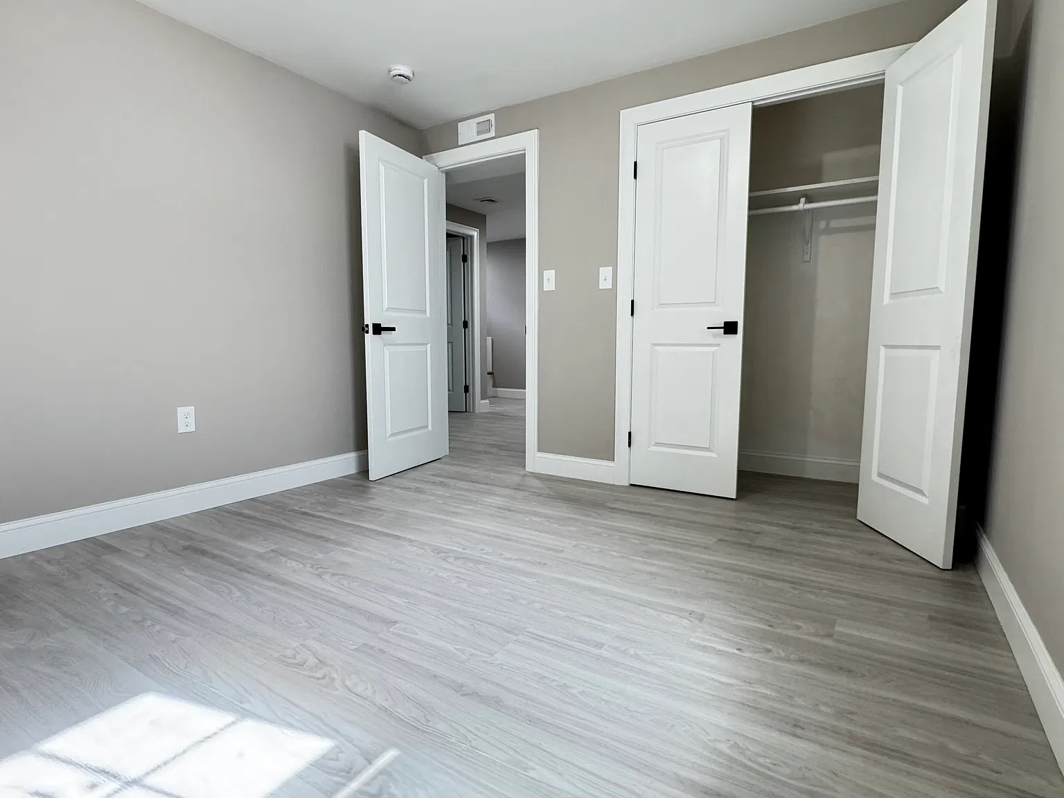 3 bed, 1500 sqft, $3,500 — Photo 4