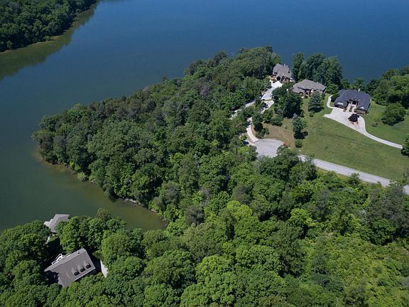 3rd image of 787 Sunset Bluff Ln