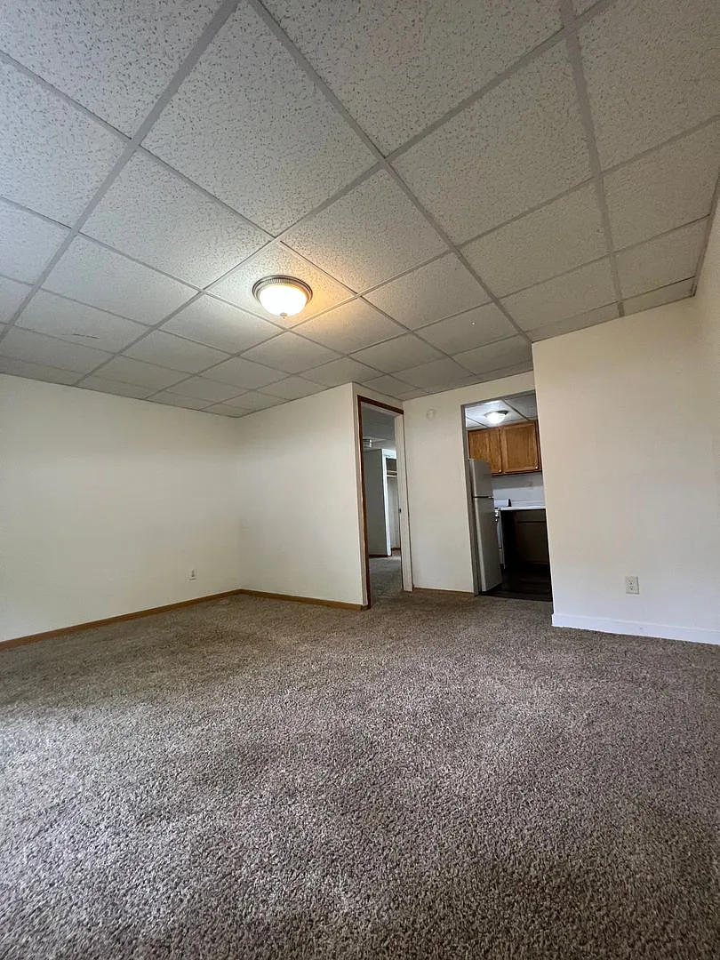 One Bedroom Apartment Near Campus — Photo 1