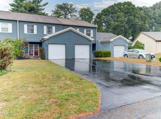 7104 Suzanne Ln, Schenectady, NY 12303