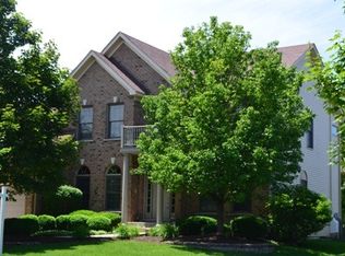 5511 Kanlow Dr, Naperville, IL 60564