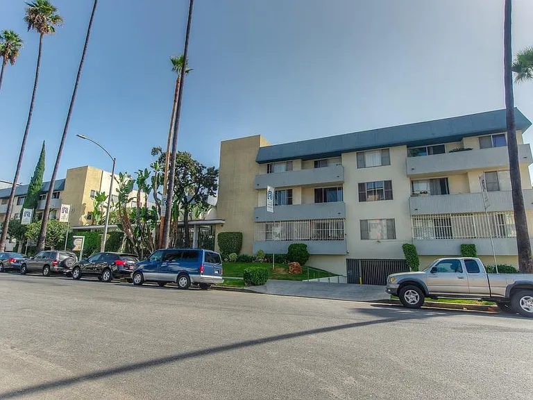 340 South St. Andrews Place — Photo 19